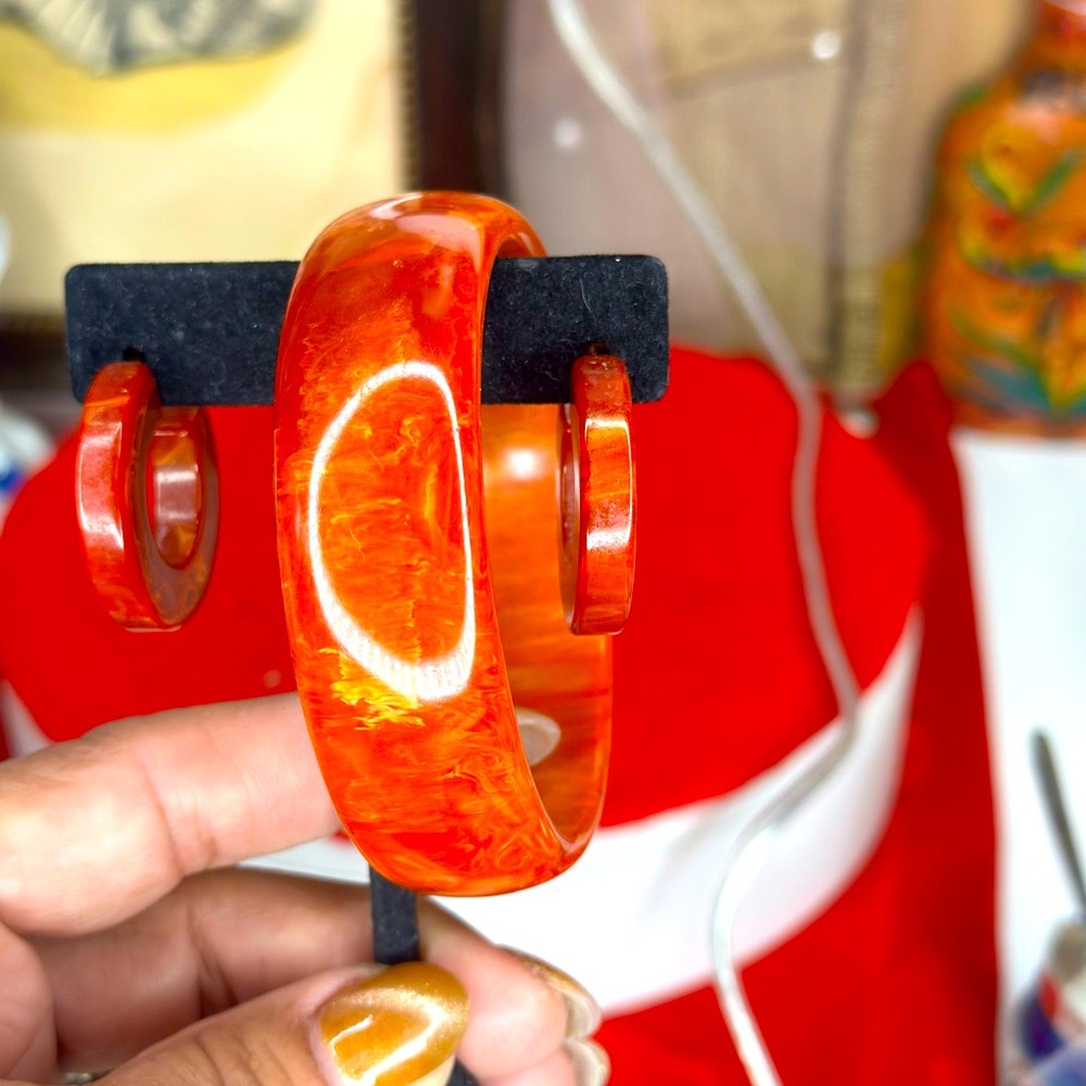 Beautiful two piece bakelite set